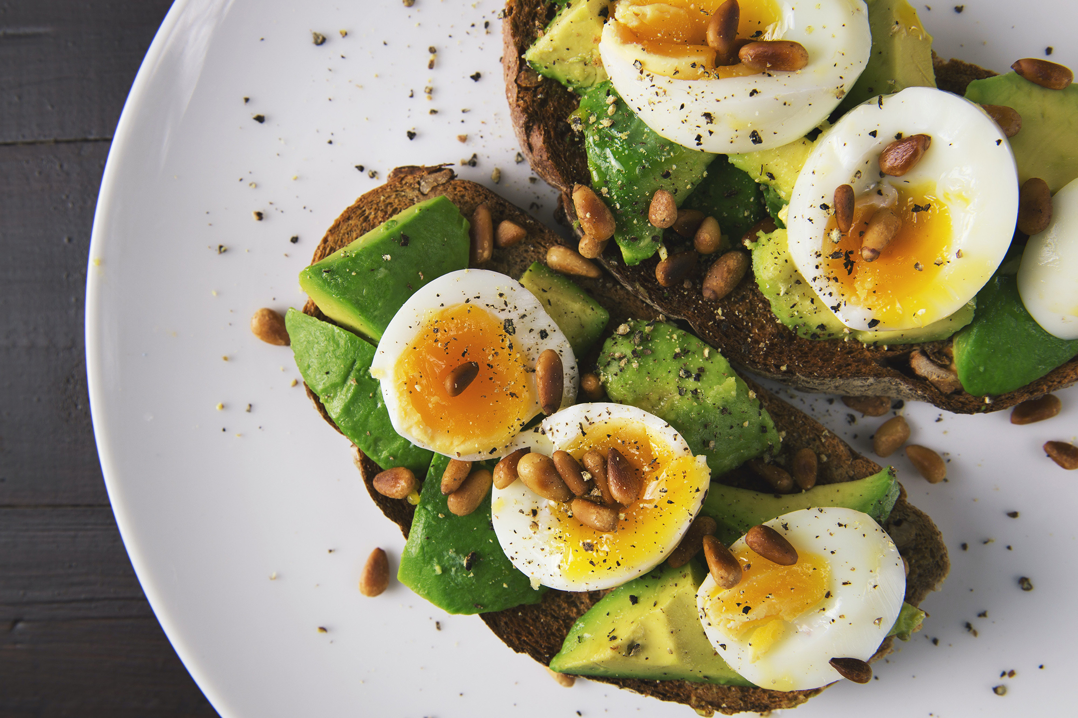 Toats aux avocats et aux oeufs